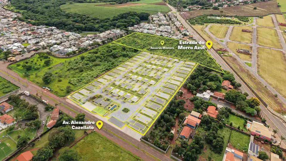Vista aérea do terreno do Residencial Maziero, entre a Avenida Alexandre Cazellato e a Estrada do Morro Azul, com a implantação sobreposta (perspectiva ilustrada)
